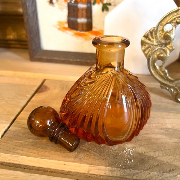 Vintage Art Deco Dark Amber Glass Perfume Bottle With Stopper - Picture 3 of 5